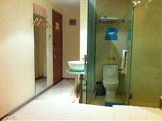 7 Days Inn (Shanghai Nanjing Road)