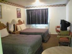 Tulsa Inn & Suites