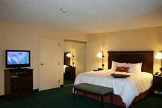 Hampton Inn & Suites Manchester