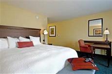 Hampton Inn & Suites Manchester