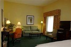 Hampton Inn & Suites Manchester