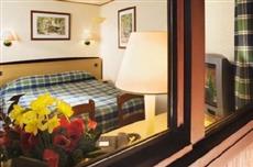 Campanile Laval Ouest Hotel