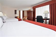 Holiday Inn Express Hotel & Suites Farmington Hills