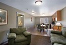 Howard Johnson Inn & Suites Chamberlain / Oacoma South Dakota