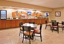 Holiday Inn Express & Suites Lincoln Airport