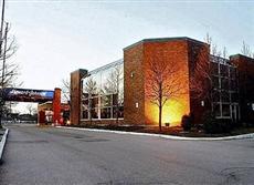 Howard Johnson Inn & Suites - Toronto East