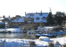 A Lakeside Town Farm B & B Kingston Blount