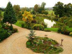 A Lakeside Town Farm B & B Kingston Blount