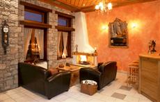 Ef Zin Studios & Suites Hotel Arachova