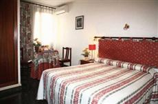 Hostal Pirineos Barbastro