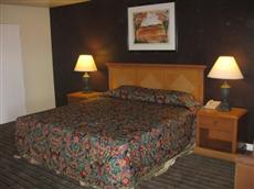 Travel Inn and Suites Fresno