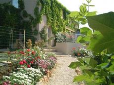 Hostellerie Du Luberon Vaugines