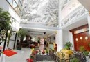 Lijiang Holiday Hotel