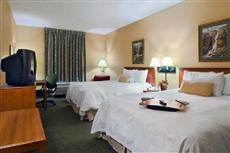 Hampton Inn Kansas City / Village West