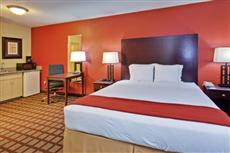 Holiday Inn Express Hotel & Suites Algonquin