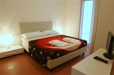 Aparthotel Lacroma