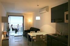 Aparthotel Lacroma