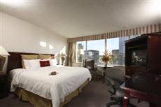 Crowne Plaza Chateau Lacombe