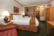 Holiday Inn Express Raton