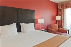 Holiday Inn Express Hotel & Suites Winona North