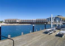 Quality Suites Crest Mandurah