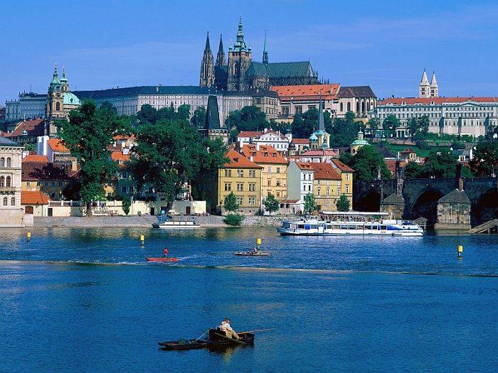 Туристы едут отдыхать в Чехию