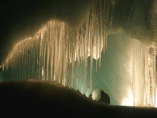 Пещеры Айсризенвельт