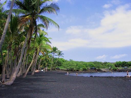 Punaluu Beach пляж с черным песком