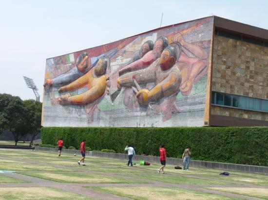 Университетский городок в Мехико