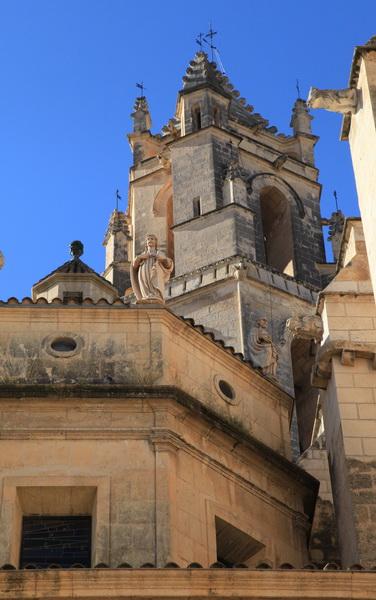 Храм  Святого Петра (Prioral de Sant Pere)