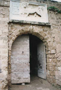 Вход 
в Замок Отелло